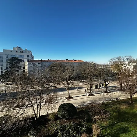 Centre Ville, Ideal Pour 8 Personnes *