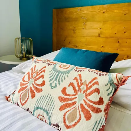 Centre Ville, Ideal Pour 8 Personnes * La Rochelle (Charente-Maritime)